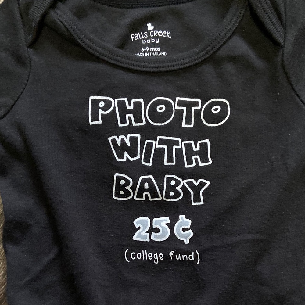Adorable “Photo With Baby” onesie 6-9months